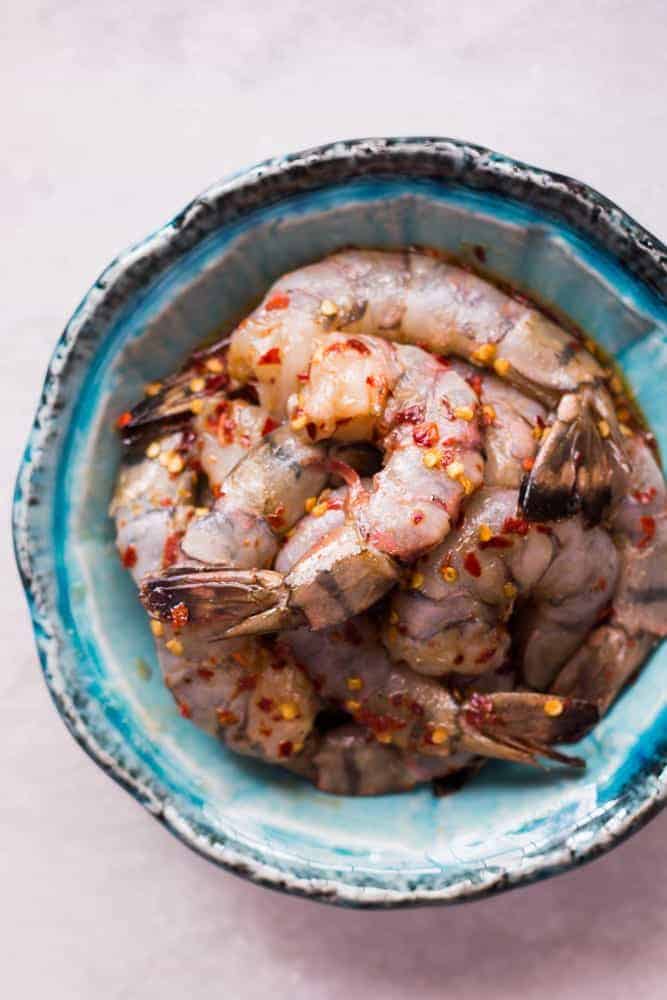 5 Ingredient Honey Chilli Garlic Tiger Prawns Looking for meals that take under 15 minutes? This is it - 5 ingredient honey garlic chilli jumbo tiger prawns! All the asian flavours you love in this one easy recipe! You can use shrimp, prawns or scampi and add whatever veggie you like - broccoli, bok choy, beans or even spinach! Soy free, gluten free, probably Whole30, Paleo and nut free!