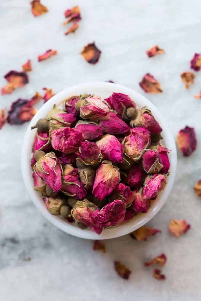 5 Ingredient White and Dark Chocolate Rose Pistachio Bark White and Dark Chocolate Rose Pistachio Bark looks beautiful and complicated but takes a total of 5 ingredients, 20 minutes and 5 steps to make. Also perfect for homemade gifting!
