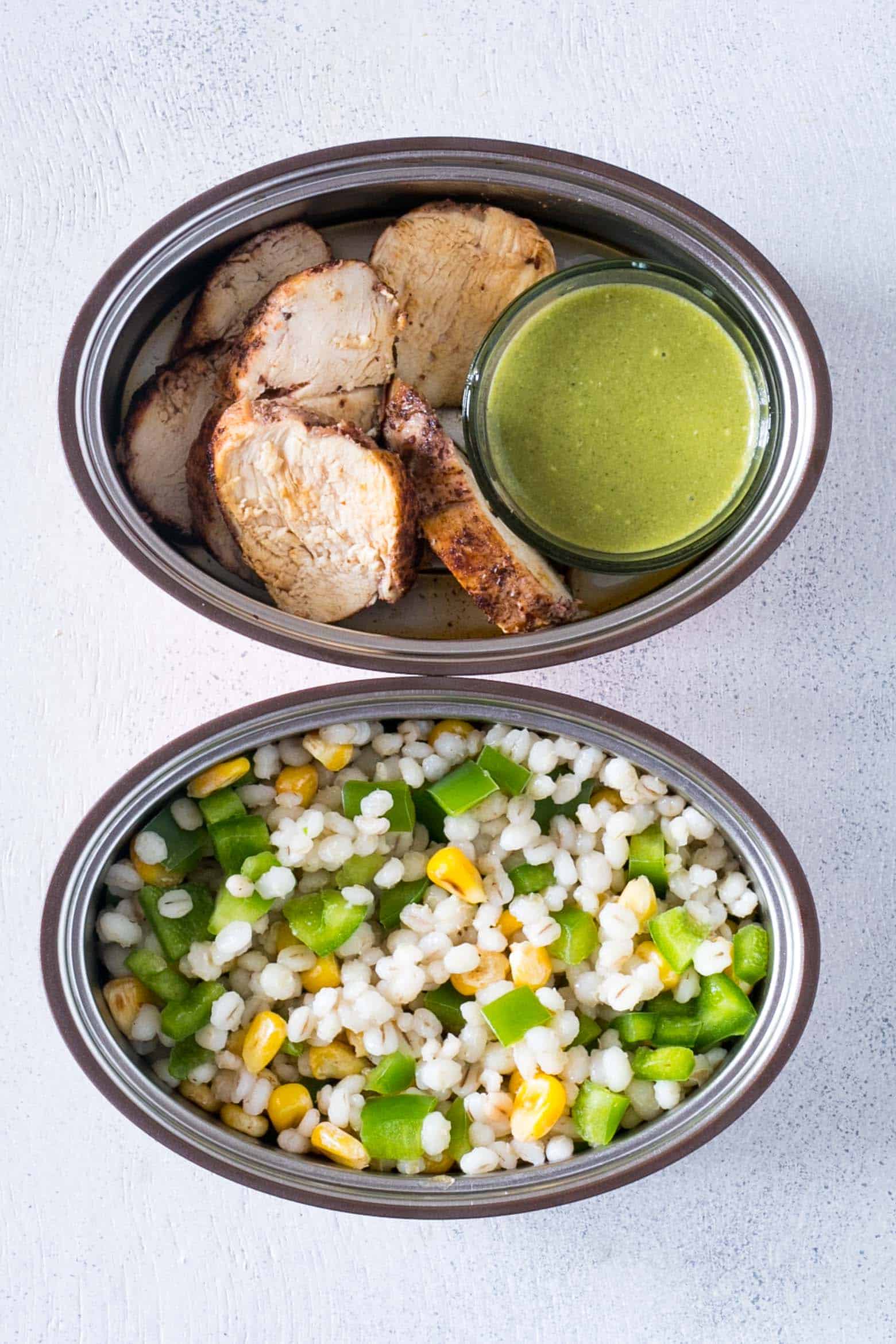 Looking for lunch box ideas for adults that also happen to be healthy and hearty? Take a look at some fun lunch box meals for adults that will keep you full till dinner!