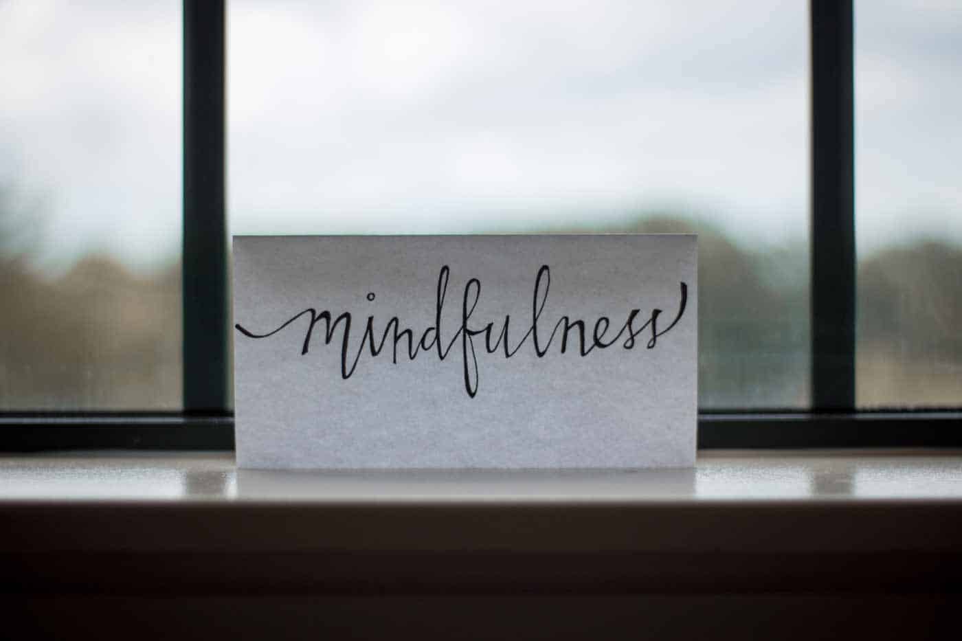 If you've never been a morning person, these 7 simple ways to a better morning will help you overcome the battles, plan your day better and have a healthier start to the day.