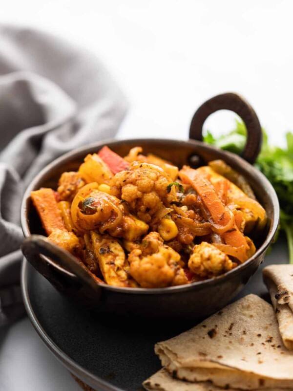Vegetable Jalfrezi served with rotis