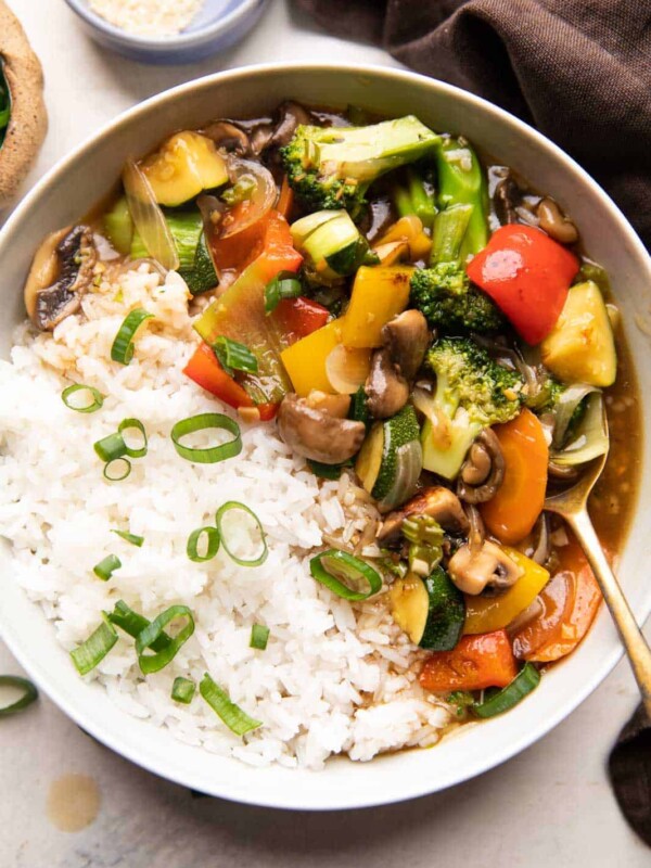 Picture of Asian Vegetable Stir Fry served with rice in a bowl