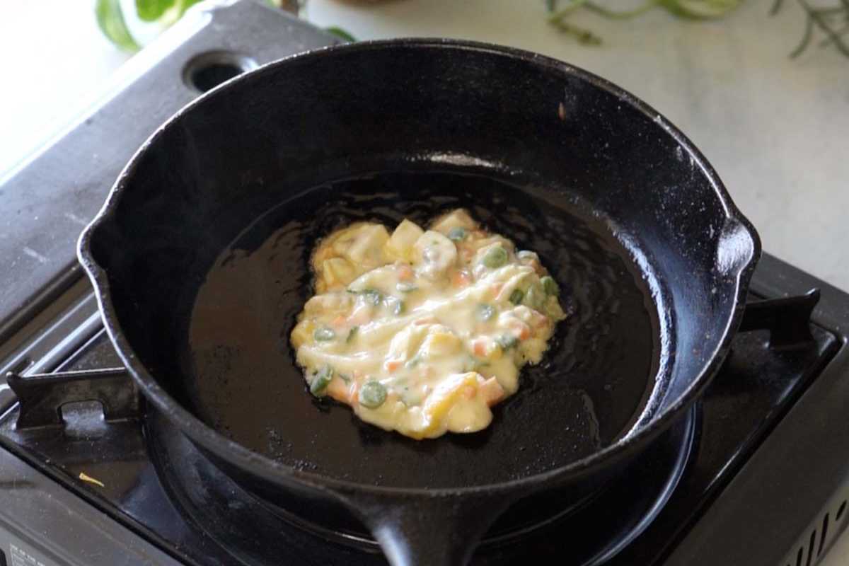 step by step picture of cooking the pancake