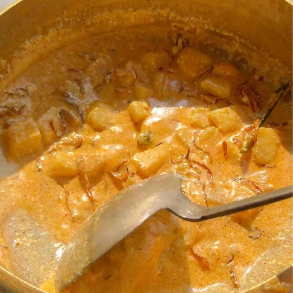 dahi tadka recipe - step 7 - mix the curd well