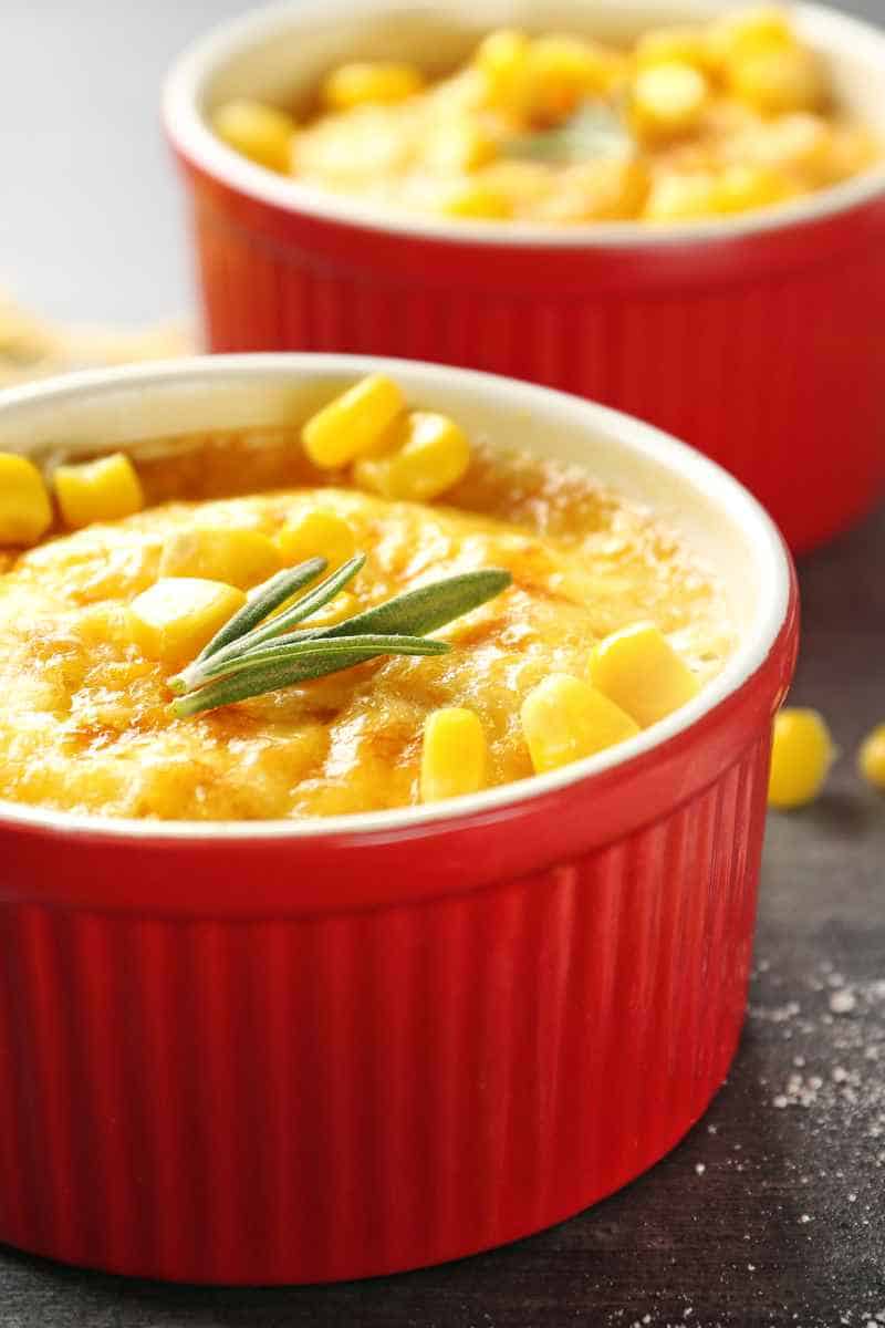 ramekin bowls with freshly made mac and cheese